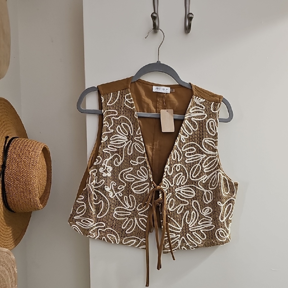 Vestique Tan Vest with Cream Detailing